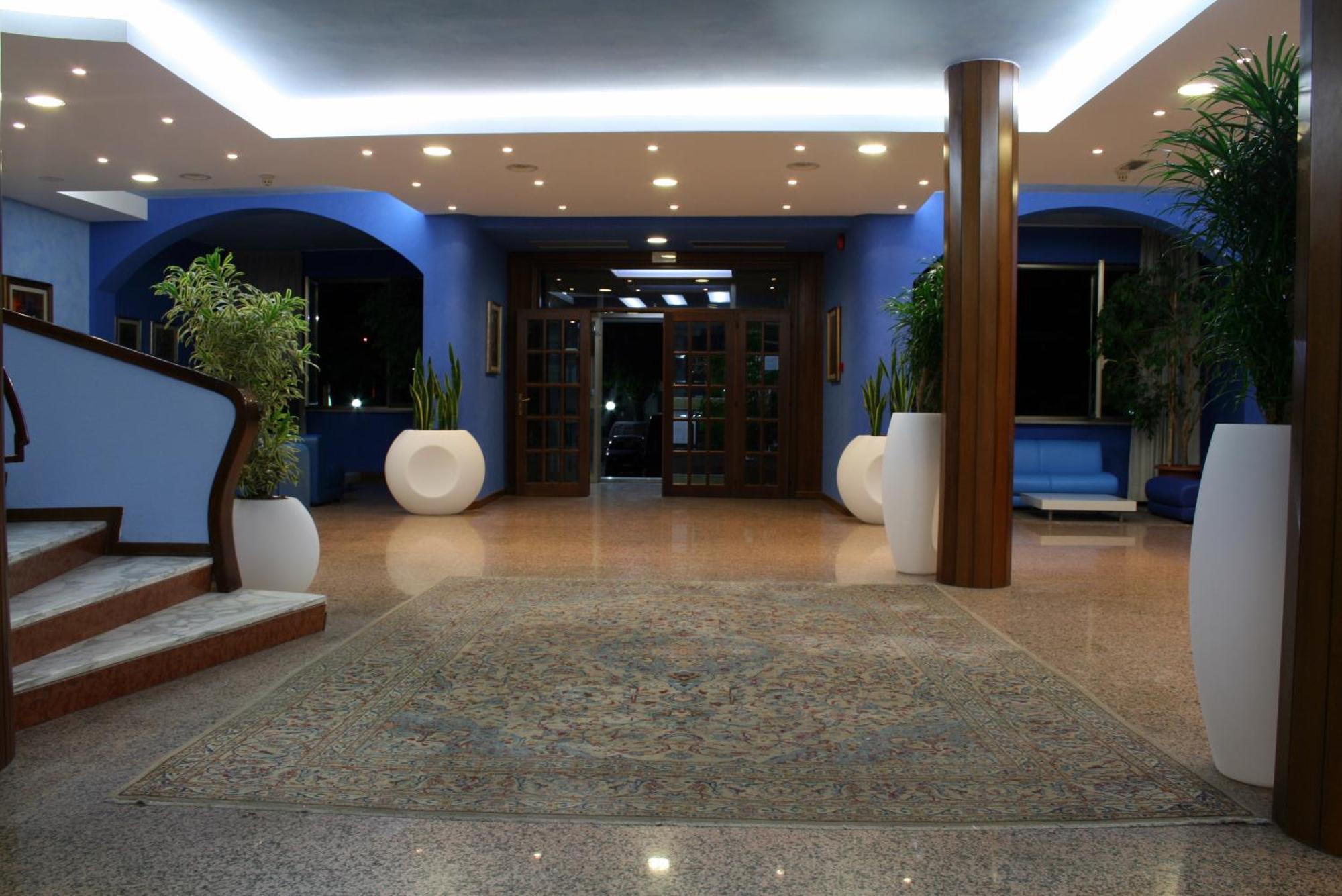 Hotel Rio วาสโต ภายนอก รูปภาพ